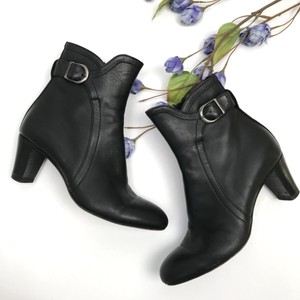 agl block heel bootie