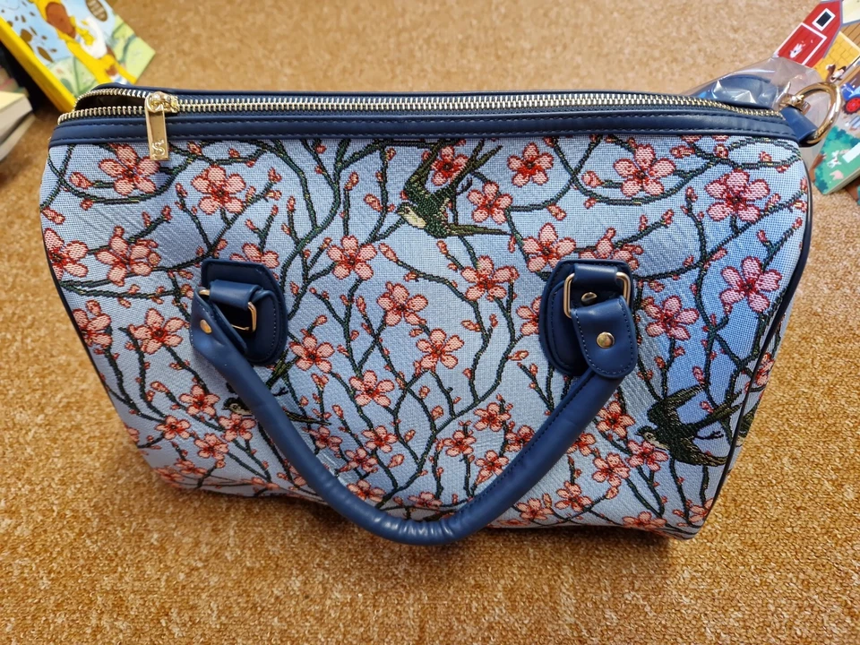 Signare Blossom and Swallow print travel bag overnight bag oversized handbag - Image 3 of 4
