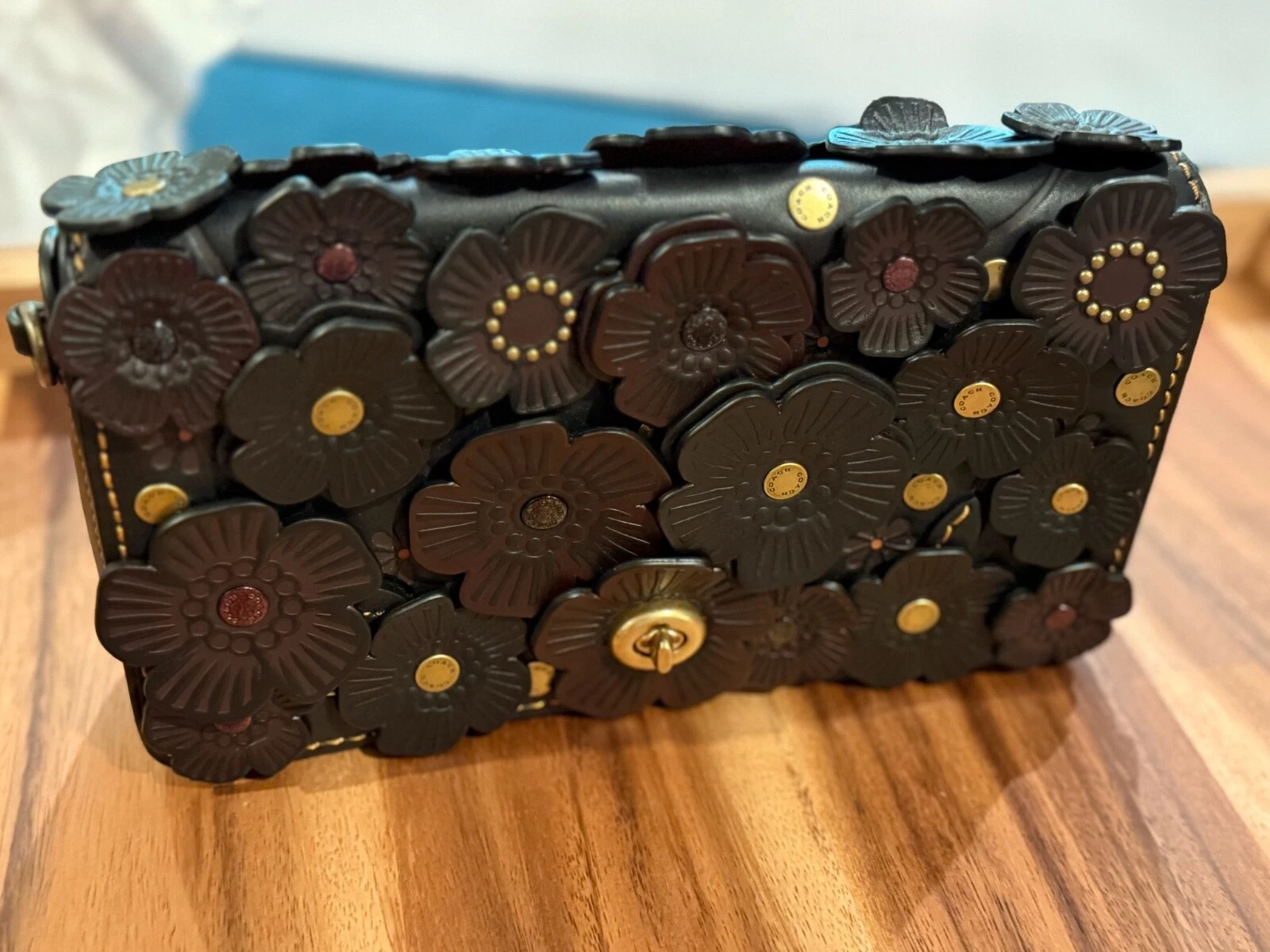Borsa Coach 1941 38197 Dinky in pelle nera conciata a guanto con applicazione rosa tè