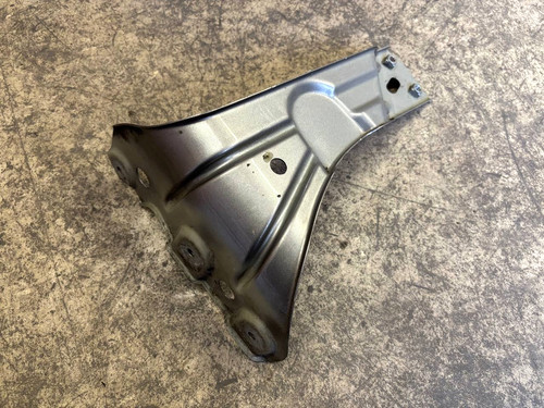 Kotflügelhalter Halter vorne rechts VW Passat CC LC8Y 3C8821142 Halterung braun