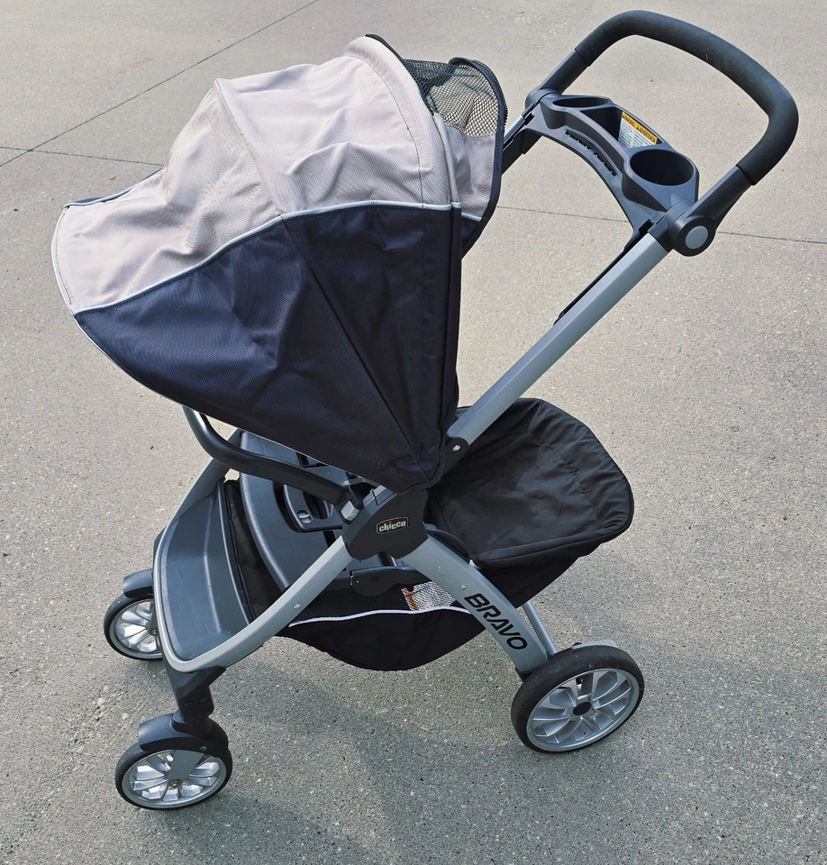 Коляска складная Chicco (только самовывоз) - Изображение 2 из 4