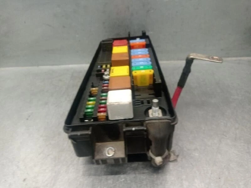 13198102 scatola porta fusibili per OPEL VECTRA C GTS (Z02) 1.9 2002 5246495 - Immagine 4 di 4