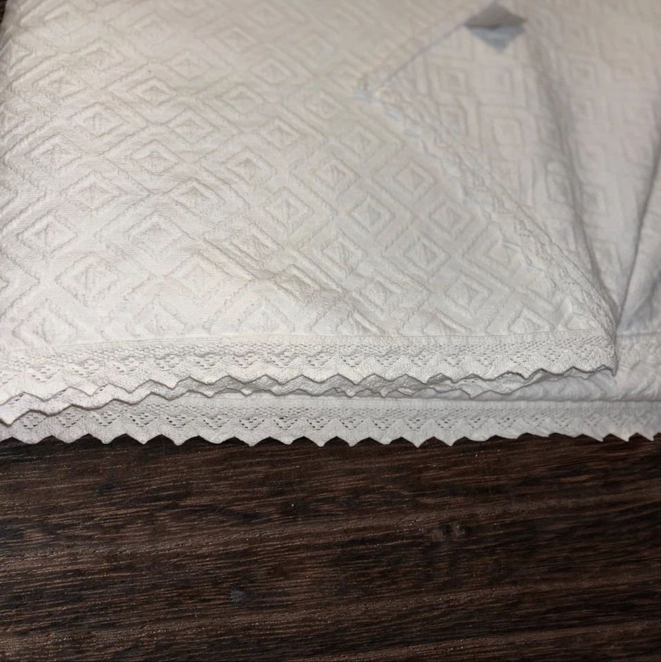 Edredón King Linea Casa Marfil Vintage 104 X96 Patrón Diamante Por Sferra Foto 2 de 4