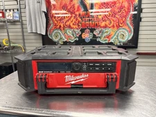 USED Milwaukee 2950-20 M18 Packout Bluetooth Radio Speaker TOOL ONLY (QUC026167)