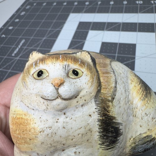 Vintage Hand-Painted Ceramic Calico Cat Figurine Paperweight Folk Art Styl - Picture 4 of 6