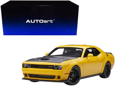 Dodge Challenger SRT Hellcat Widebody Yellow Jacket with Satin Black Hood 1/18 M