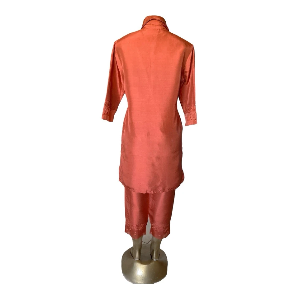 Conjunto de pantalones camiseros de seda naranja quemado bordados talla pequeña 6 ANNE CARSON para mujer Foto 4 de 4