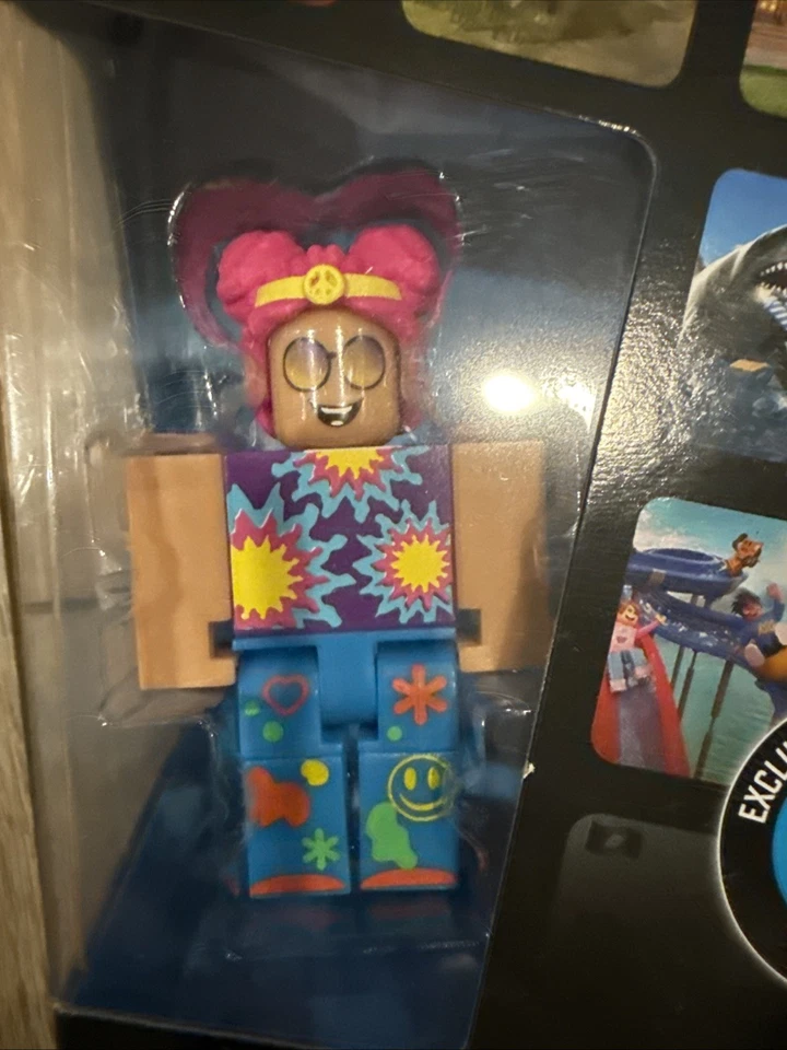 ROBL0X Serie 3 Cazador de Fantasmas Rosa RAINBOW SPIRIT FACE Código con Figura Foto 3 de 4