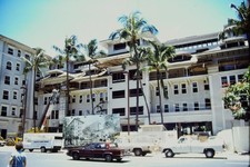 Diapositiva fotográfica de colección 35 mm años 80 The Moana Hotel Honolulu Hawaii construcción fachada