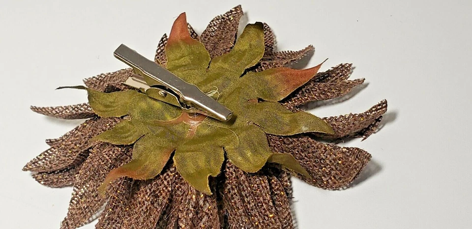 Floreciente Otoño Arpillera Girasol Clip-On - MARRÓN/DORADO METÁLICO Foto 2 de 2