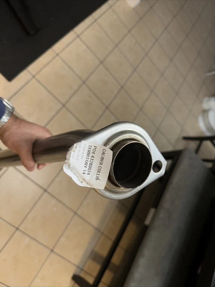 Toyota Highlander XSE 2022 escape (centro de escape) y (escape delantero) OEM Foto 3 de 4