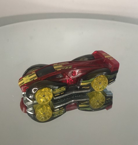 Hot Wheels Electrack FJV50 Die Cast Collectible Car - Gold - Malaysia - 2017 - Picture 2 of 8