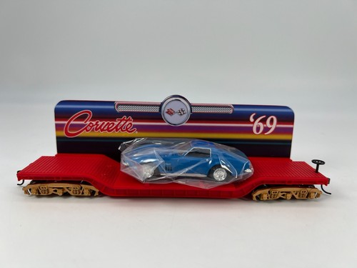 Bachmann / Hawthorne Village HO Corvette 1969 Flat Car w/ Blue Car L/N