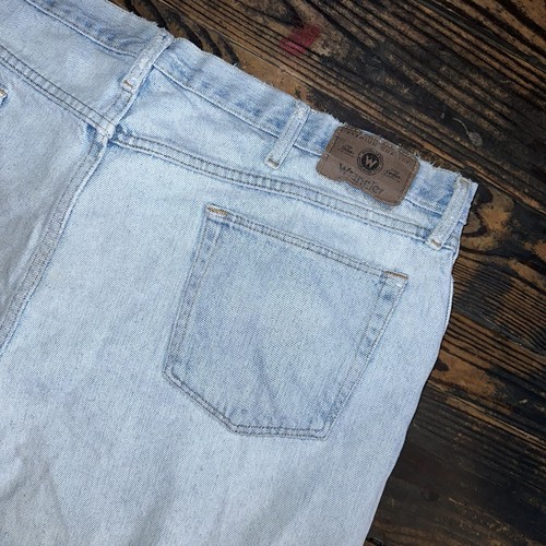 Wrangler Jeans Men’s Size 44x30 Blue Denim Light Wash Repaired Western Workwear - Picture 7 of 7