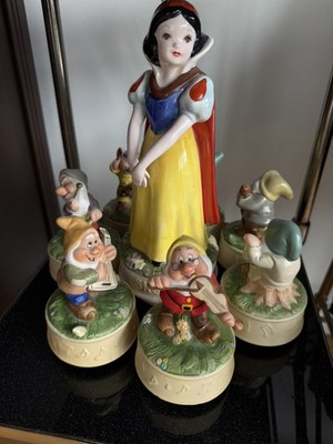 Schmid Disney Snow White and Seven Dwarfs Hand Painted Music Box Set