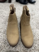 Vionic Size 9 Roselyn Wheat Nubuck Booties Boots EUC Women  s