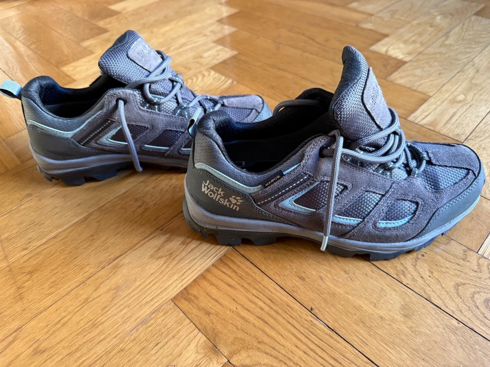 Jack Wolfskin Trekking, Sneakers, Gr. 42, Grau, guter Zustand, kaum getragen