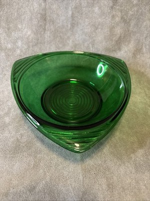 Vintage Anchor Hocking Forest Green Glass Tricorn bonbon Candy Dish 6 1/4 
