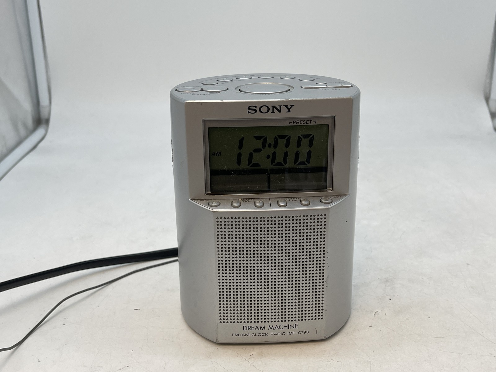 Sony Dream Machine AM/FM Clock Radio Model ICF-C793 Dual Alarm Silver - Free S/H