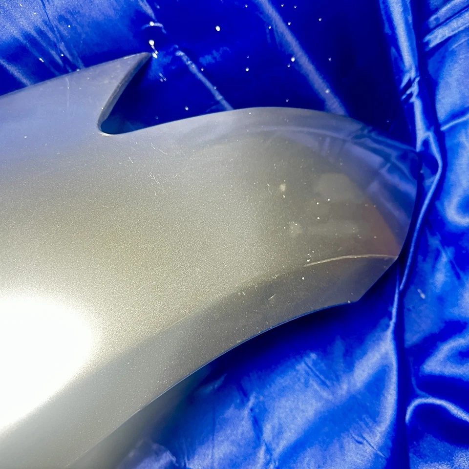 Infiniti G35 2003-2006 cupé guardabarros derecho pasajero OEM | Panel gris de fábrica Foto 2 de 4