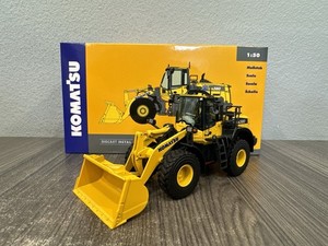 Komatsu WA380-8 Wheel Loader 1:50 NZG Diecast MIB