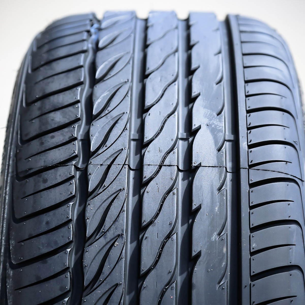 Tire Farroad FRD26 225/35ZR19 225/35R19 88W XL A/S High