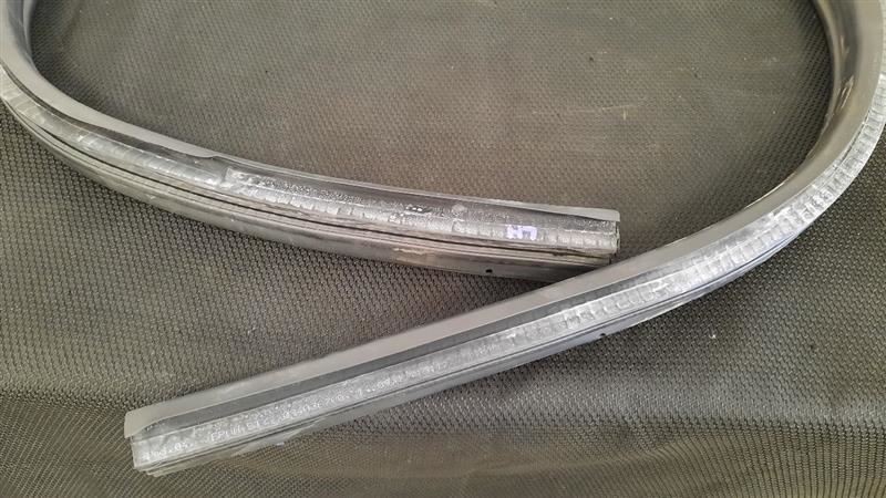12 2012 FERRARI CALIFORNIA F149 OEM DRIVER LEFT DOOR RUBBER MOULDING 