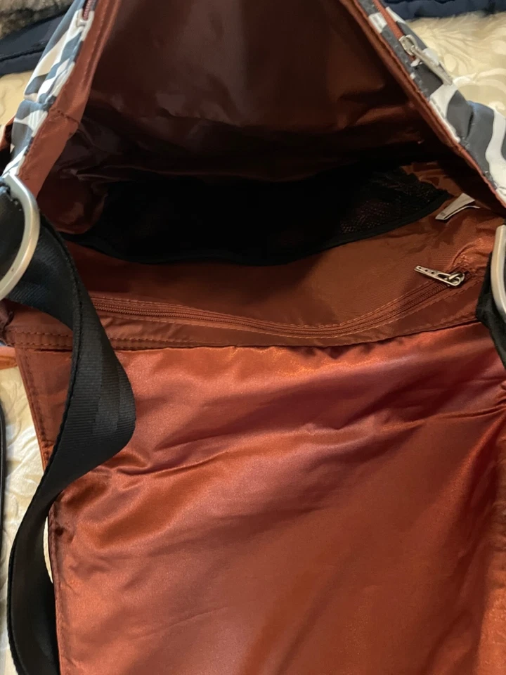 JuJuBe Be Hip in Safari Stripes Diaper Bag Cross Body with Pad and Be Quick Bag - Image 4 of 4