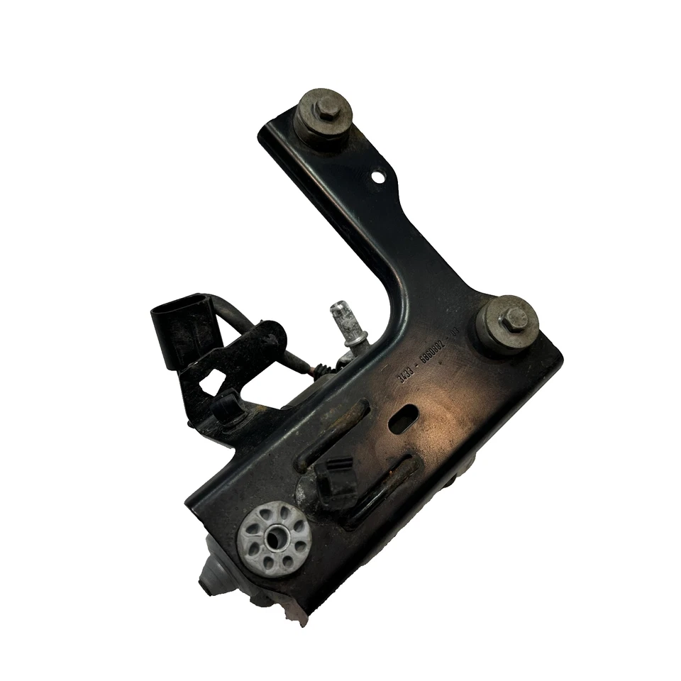 Bomba de vacío de freno eléctrica híbrida 740e xDrive BMW G12 y soporte OEM 17-19 Foto 4 de 4