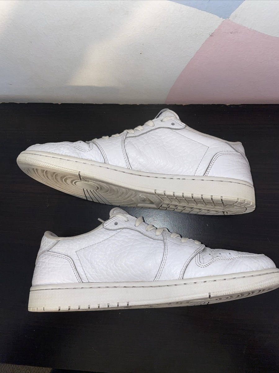 Air Jordan 1 Retro Low Swooshless Men Size 11.5 US Triple