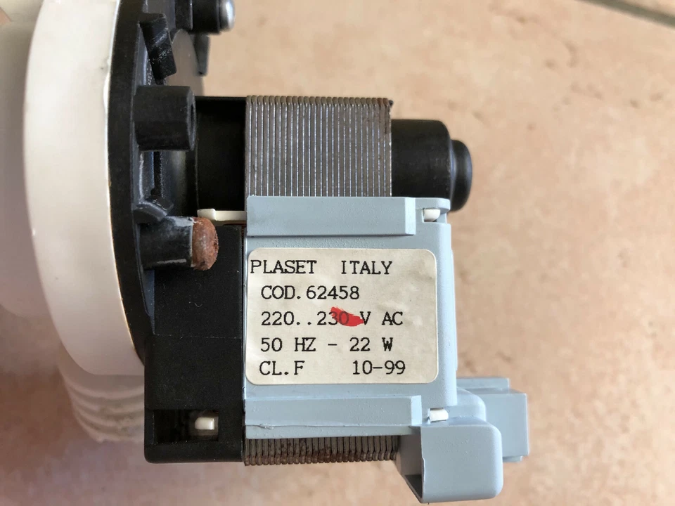 Bomba de escape para lavavajillas SMEG ST946 - Imagen 2 de 4