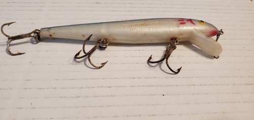5" Cordell Redfin Fishing Lure Blue/grey 3 Treble Hooks Yellow Eye Red Gills - Picture 4 of 5