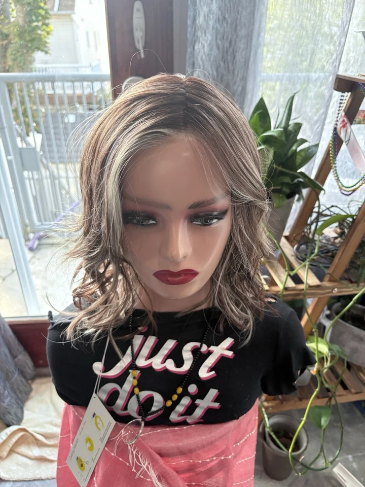 Peluca DAZZLING WAVEZ de RENE OF PARIS, color nevado umber amigable con el calor NUEVA Foto 4 de 4