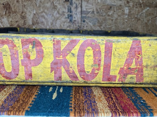 Caja de madera vintage Pop Kola portadora de refrescos 24 unidades anuncio amarillo y rojo - Imagen 3 de 22