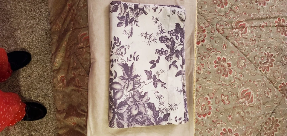 Williams Sonoma Lila Conejitos Fruit Toile 70"x90" Mantel Algodón/Lino NUEVO Foto 4 de 4