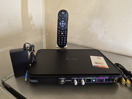 DECODER SKY Q BKACK ESi-160 DVBT2 REGALO SCHEDA SCADUTA PER CANALI IN CHIARO - Foto 6 di 8