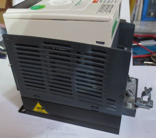 Schneider Electric ATV12H075M2 (Artikelnummer X725) - Bild 7 von 8