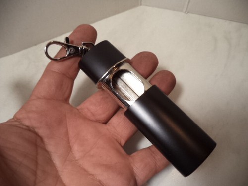 POSACENERE TASCABILE PORTACHIAVI SI PUO USARE COME PORTAPILLOLE NUOVI ZORR - Bild 1 von 5