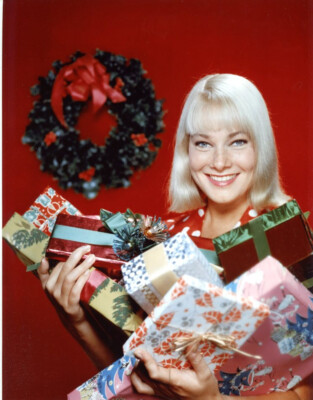 May Britt Christmas 8x10 photo #L0512