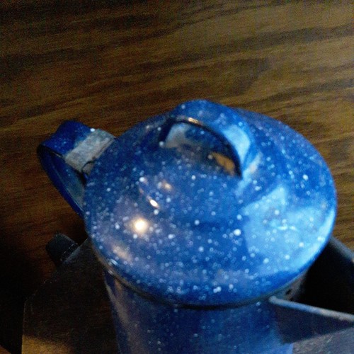 Antigua olla de té vintage esmaltada azul 8" de alto sin marcar - Imagen 22 de 24
