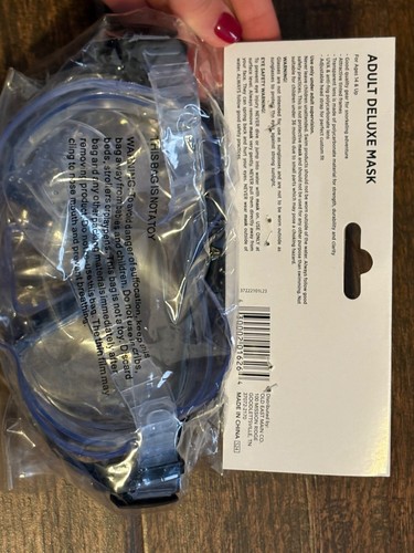 Adult Deluxe Snorkeling Mask With PC Lens & Adjustable Strap Swim Goggles - Picture 3 of 3