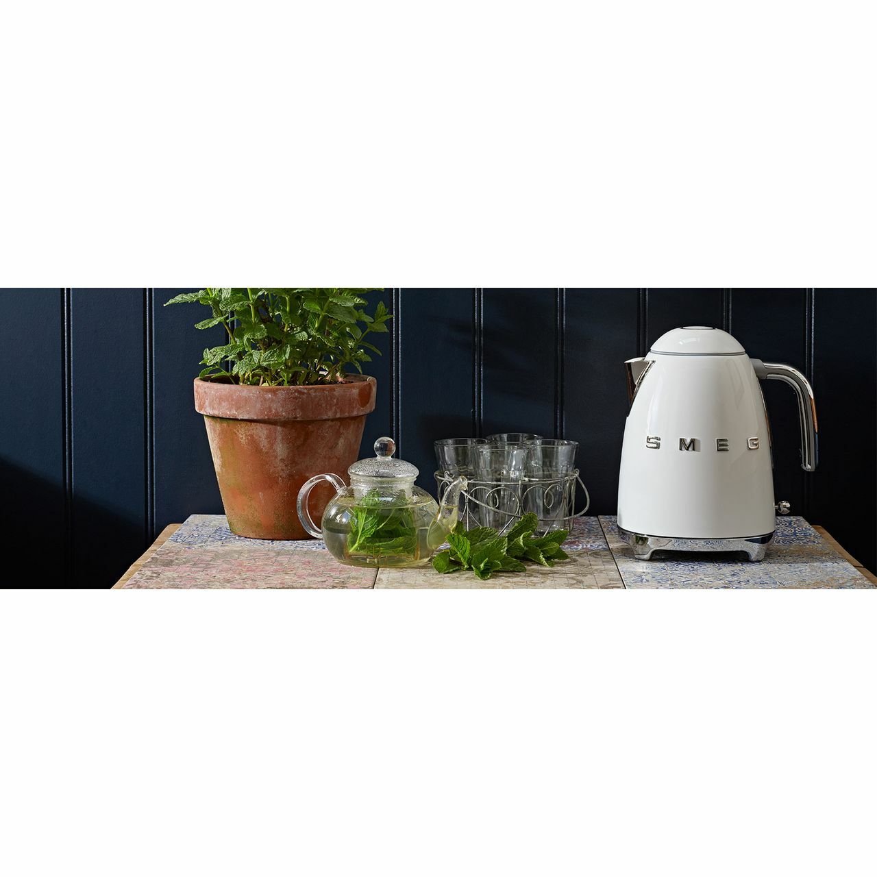 Smeg KLF03WHUK 50's Retro White Kettle Limescale Filter 3000 Watt 8017709231026 eBay