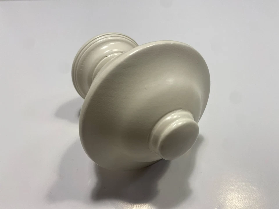 2 nuevos remates Kirsch Chaucer blancos 46807.025 para barra de cortina de 2" Foto 2 de 4