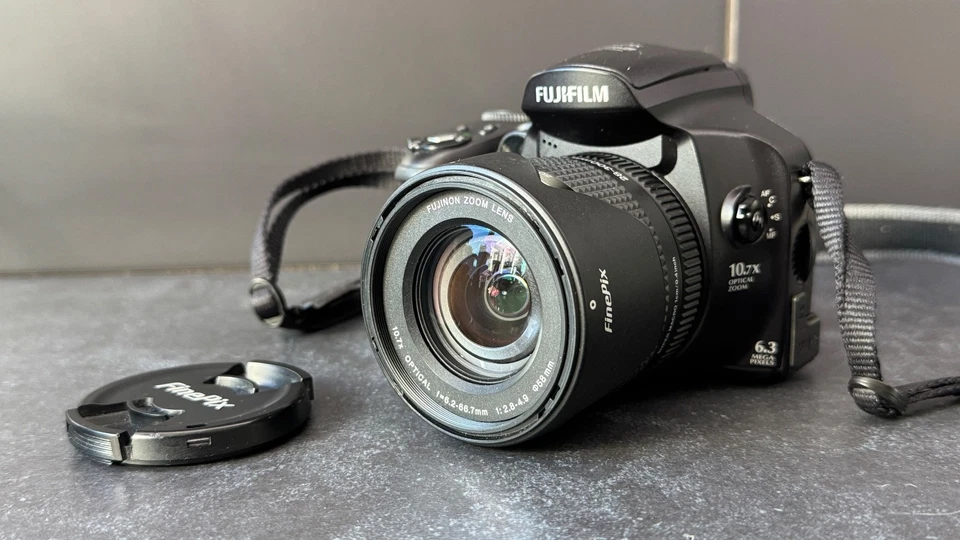 Fuji FinePix S6500fd Digital Bridge Camera 6.3MP, 28-300mm Zoom Lens refm, photo 2 of 5