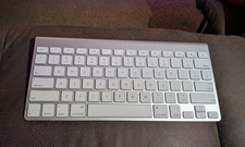 Apple Wireless Bluetooth Keyboard Silver Whit...