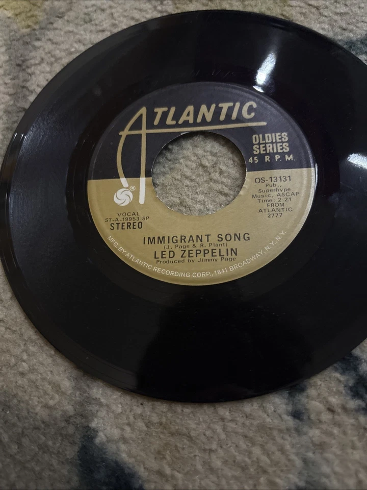 Led Zeppelin - Immigrant Song/Hey,Hey, What Can I Do vinyl 45RPM (OS 13131) Gold - Image 2 of 4