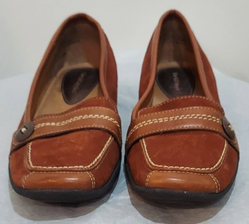 Mocasines para mujer Hush Puppies Tart Saddle de gamuza y cuero 8W Preppy dinero antiguo Foto 3 de 4