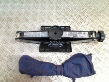 WERKZEUGSET CRIC Mercedes-Benz B (W245) 2009 A1685830715