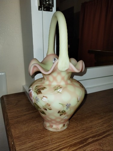 Fenton Art Glass Burmese Diamond Optic“Heirloom Optics” Rose Basket 2003 Uranium - Picture 3 of 17