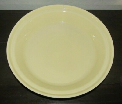 Fiestaware Fiesta Large Individual Pie Baker Plate Pale Yellow Cream HLC 10  1/4